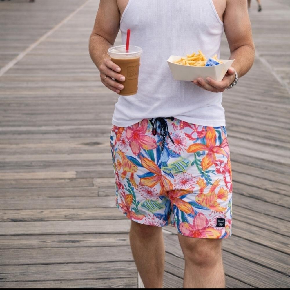 Spicy Tuna Tropical Floral Men's Swim Trunks Medium New